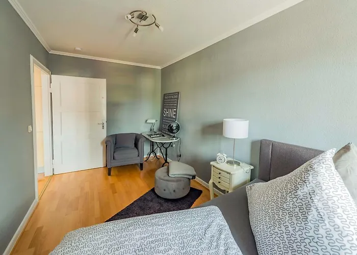 아파트 Holiday Trier City *